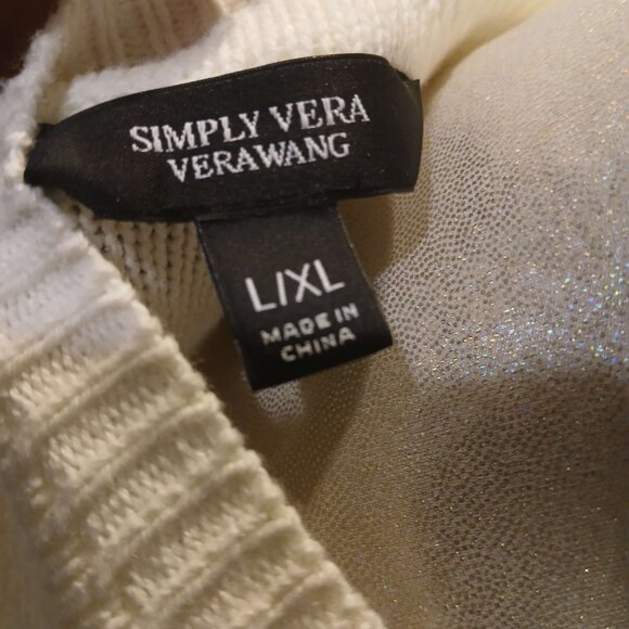 Woman's  sweater - Picture 10 of 11